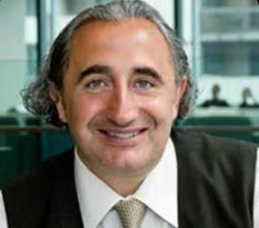 一个加拿大犹太裔教授，加德·萨阿德，突然在网上发帖，呼吁全球犹太人赶紧去做一件事