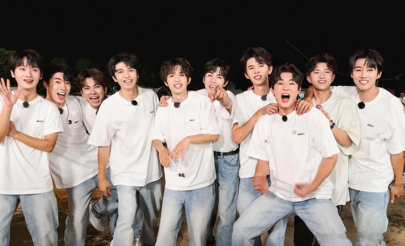 十个勤天永远是十个勤天！ 永远喜欢群像！禾禾们，新壁纸来啦～十个勤天 | 种地吧