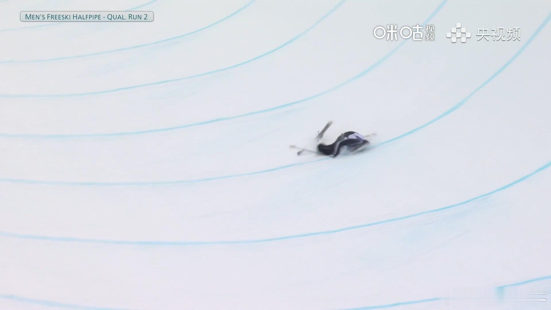 新西兰小将重摔昏迷米兰冬奥会自由式滑雪男子U型场地技巧预赛，新西兰小将艾夫斯在第