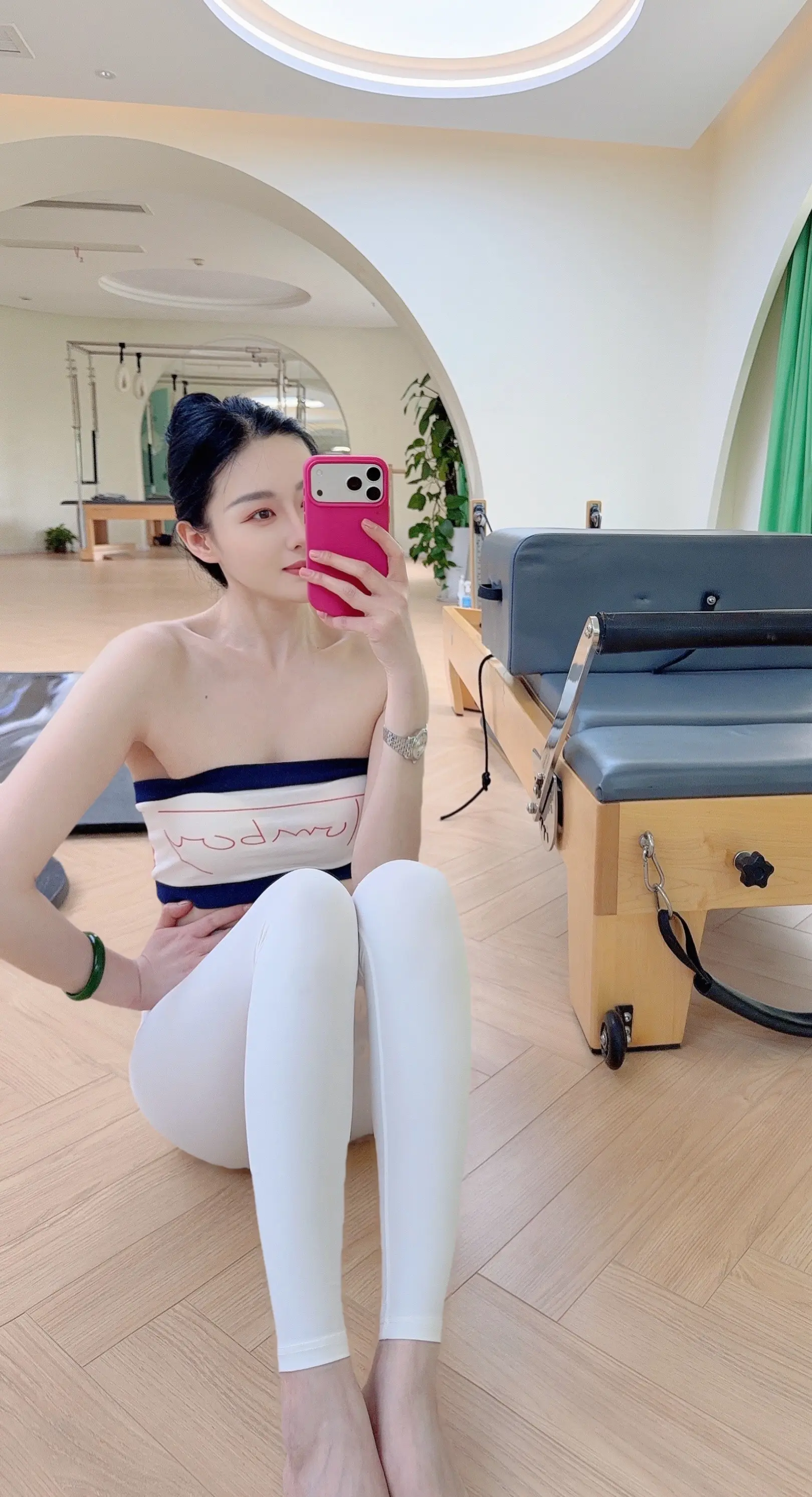 “曾经以为是我不够好，后来才明白，是我再好，也入不了你的眼。”