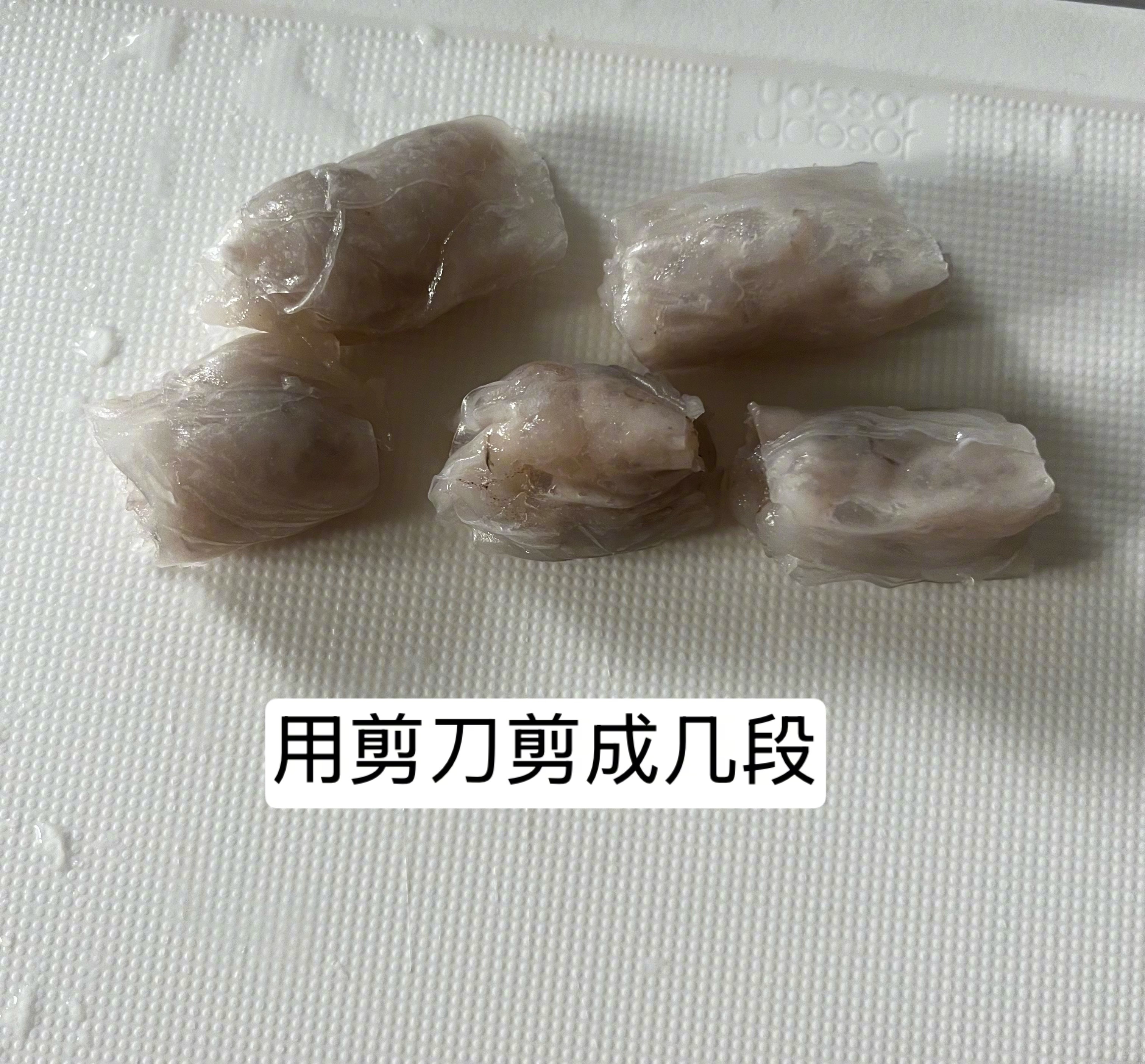 今天做了懒人版虾饺：直接用春卷皮包！包越厚越Q弹！！豪赤！！！！！！今天也是厨艺