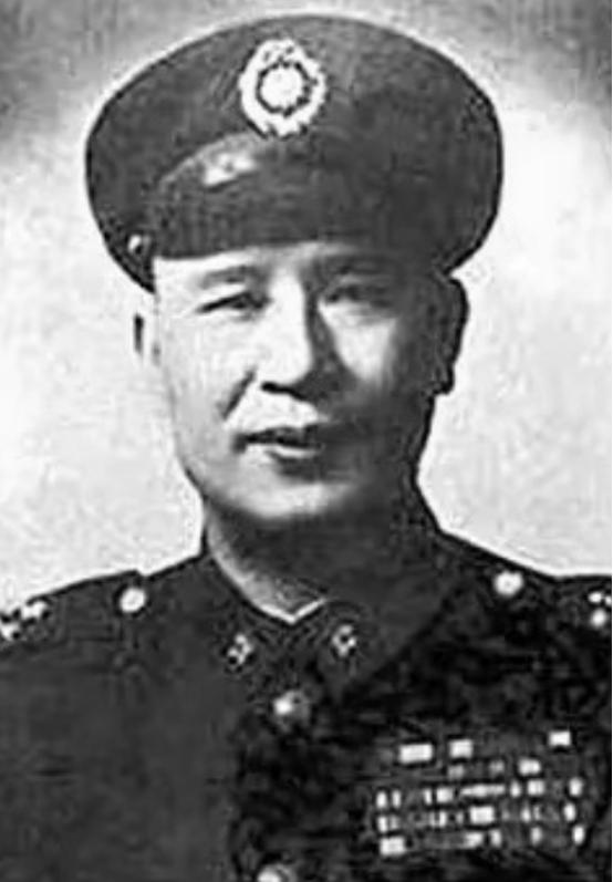 1940年，新四军女院长救了几百名国军，谁知国军归队时，一个副官却掏出手枪对准女