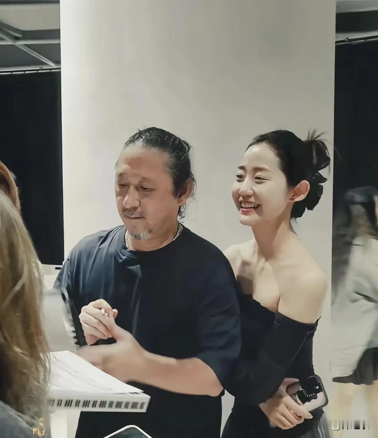 三宝是万千惠野心的一部分，但是三宝能给她的高度就到这里了，因为他的年纪到了、心里