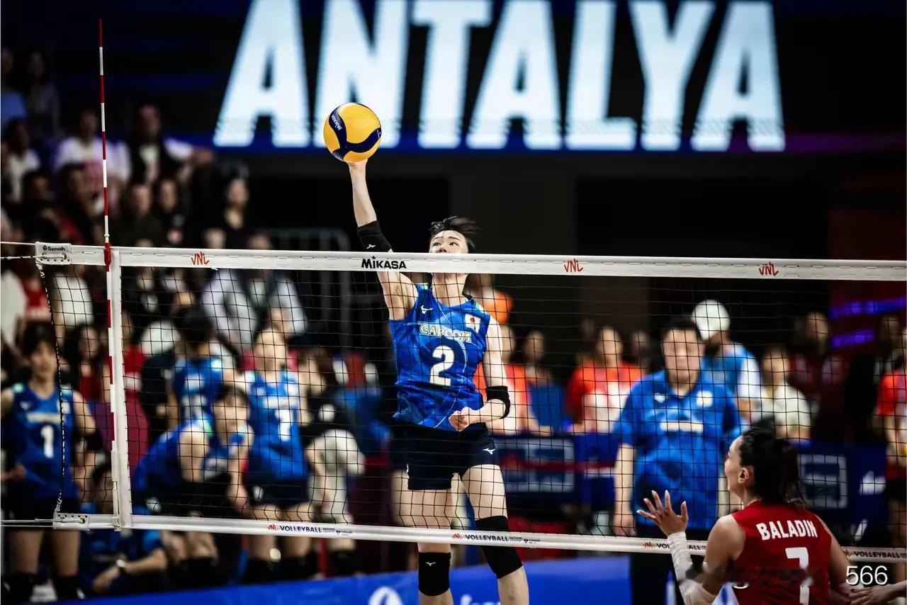 爆冷:日本女排3:2战胜土耳其，中国女排前景堪忧
     北京时间今日凌晨，2