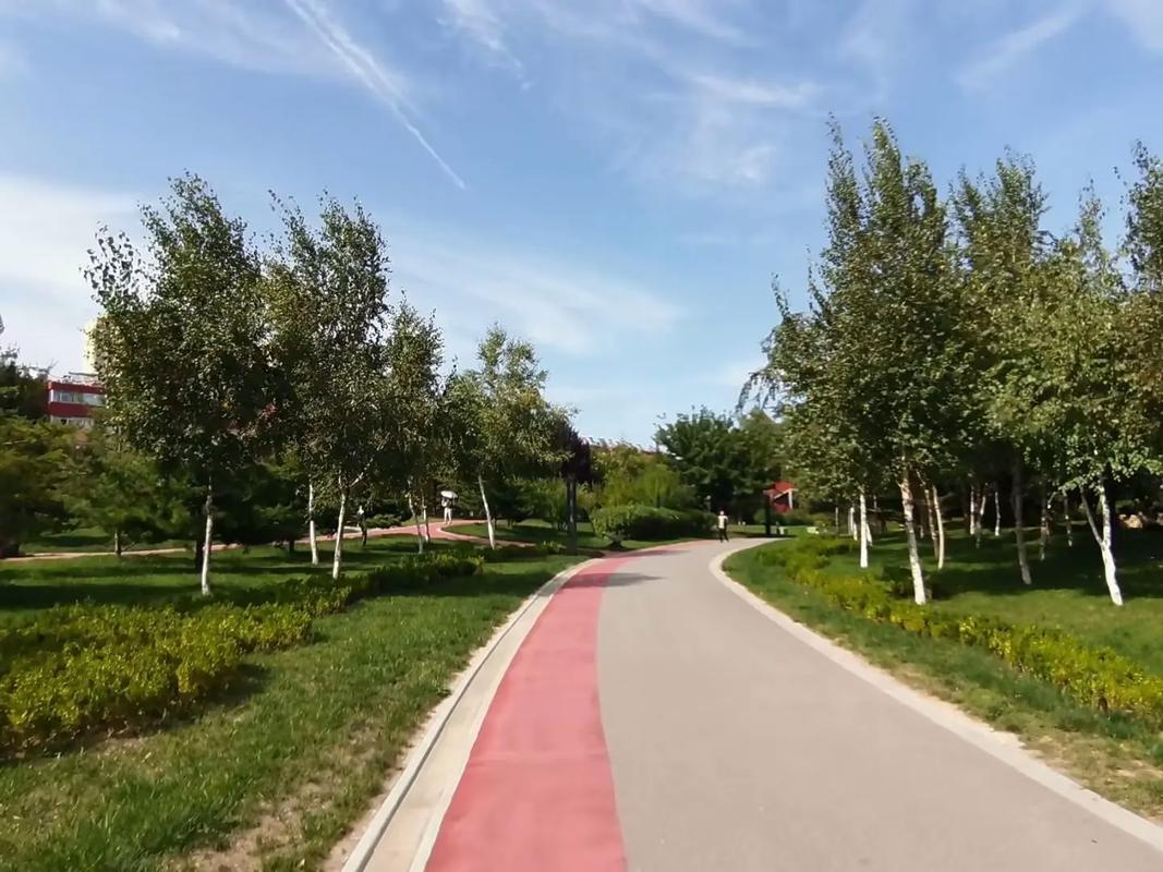 别指望谁照亮你，先做自己的太阳，余生自会春暖花开
 
人这一辈子，总免不了有觉得