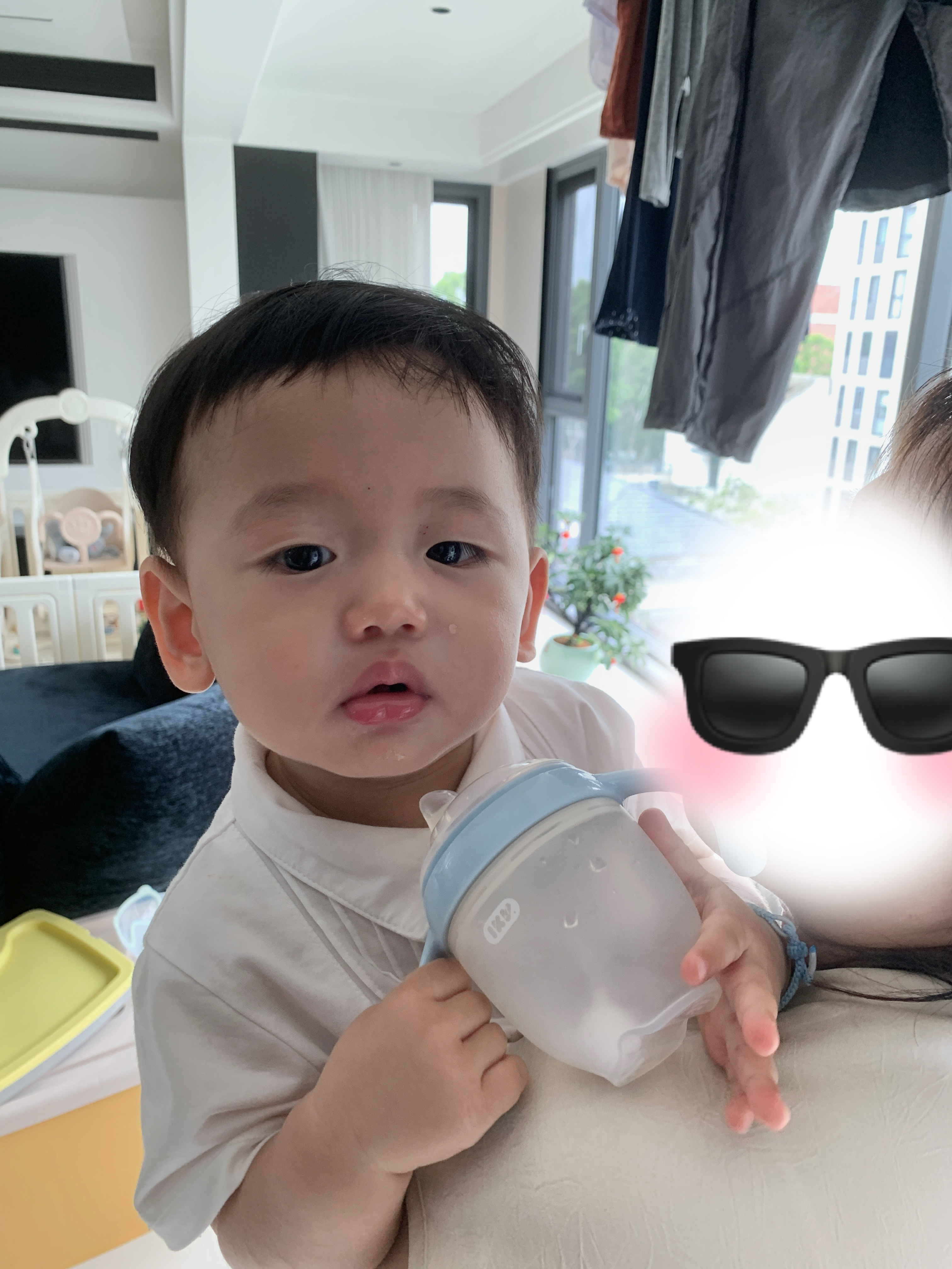 鼻梁显现中！许愿和他爹的一样高[拜托] ​​​