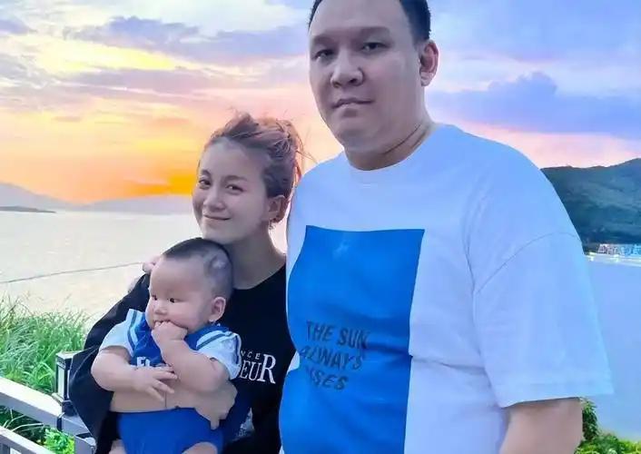 李嘉格官宣离婚这事儿，给所有女人提了个醒。

那就是：找老公，你可以找丑的，也可
