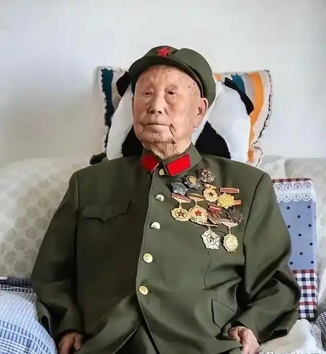 107岁老红军马志选：一生跟党走的铁血老兵

马志选，107 岁，1918 年 