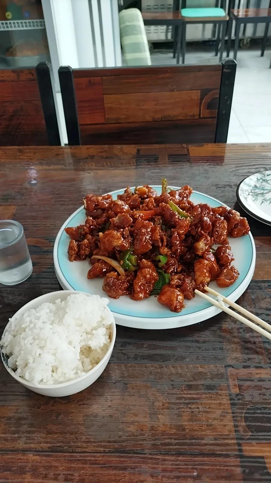 这次住院的一个重要任务就是复查，因为马上就手术两年整了。
今天早上采了血，然后去