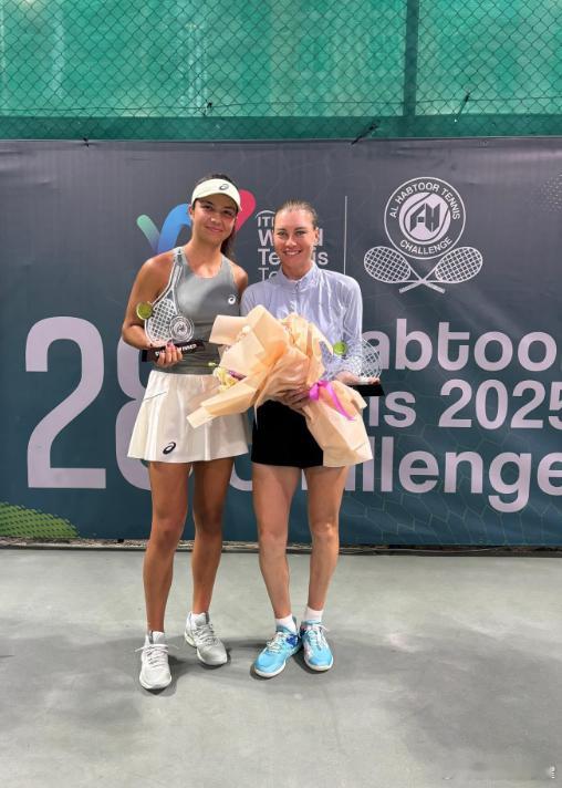 明年可以期待下马辛科吗？她在迪拜100K决赛击败了兹沃娜列娃，即时排名首进TOP