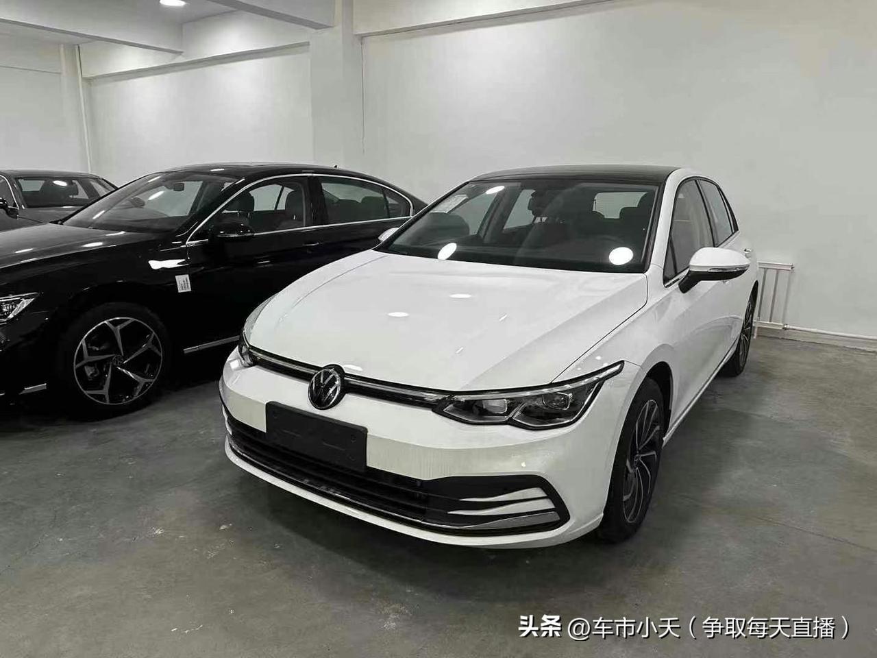 现在合资品牌的两厢燃油车正在退出历史舞台，在国内基本都处于停产状态。飞度已经2个