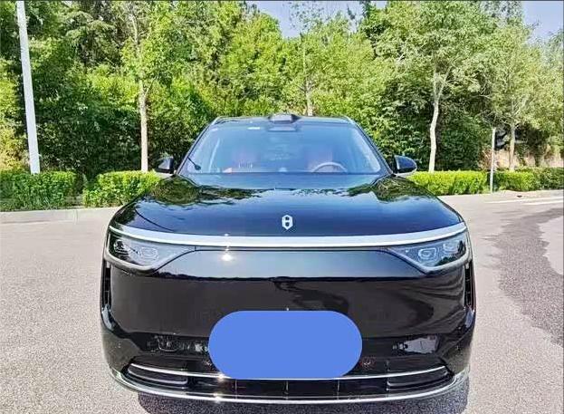 作为一名问界 M8 的真实车主，我想从自身经历出发，和大家好好聊聊这辆车的选买经