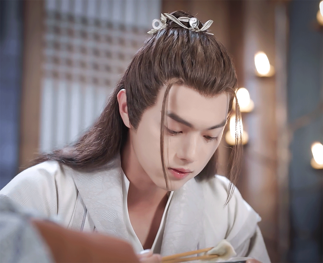 许凯演技许凯这段戏爆发力拉满，错过最后一面的绝望与悲痛，细腻又戳心，感染力十足 