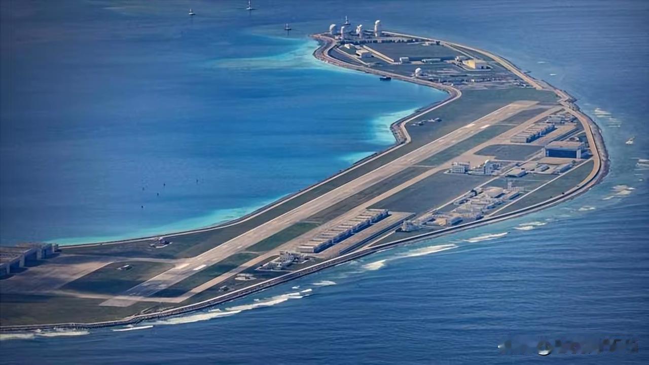越南加速推进南沙岛礁扩建
 
　　南沙群岛是中国固有领土，从上世纪七十年代起，越