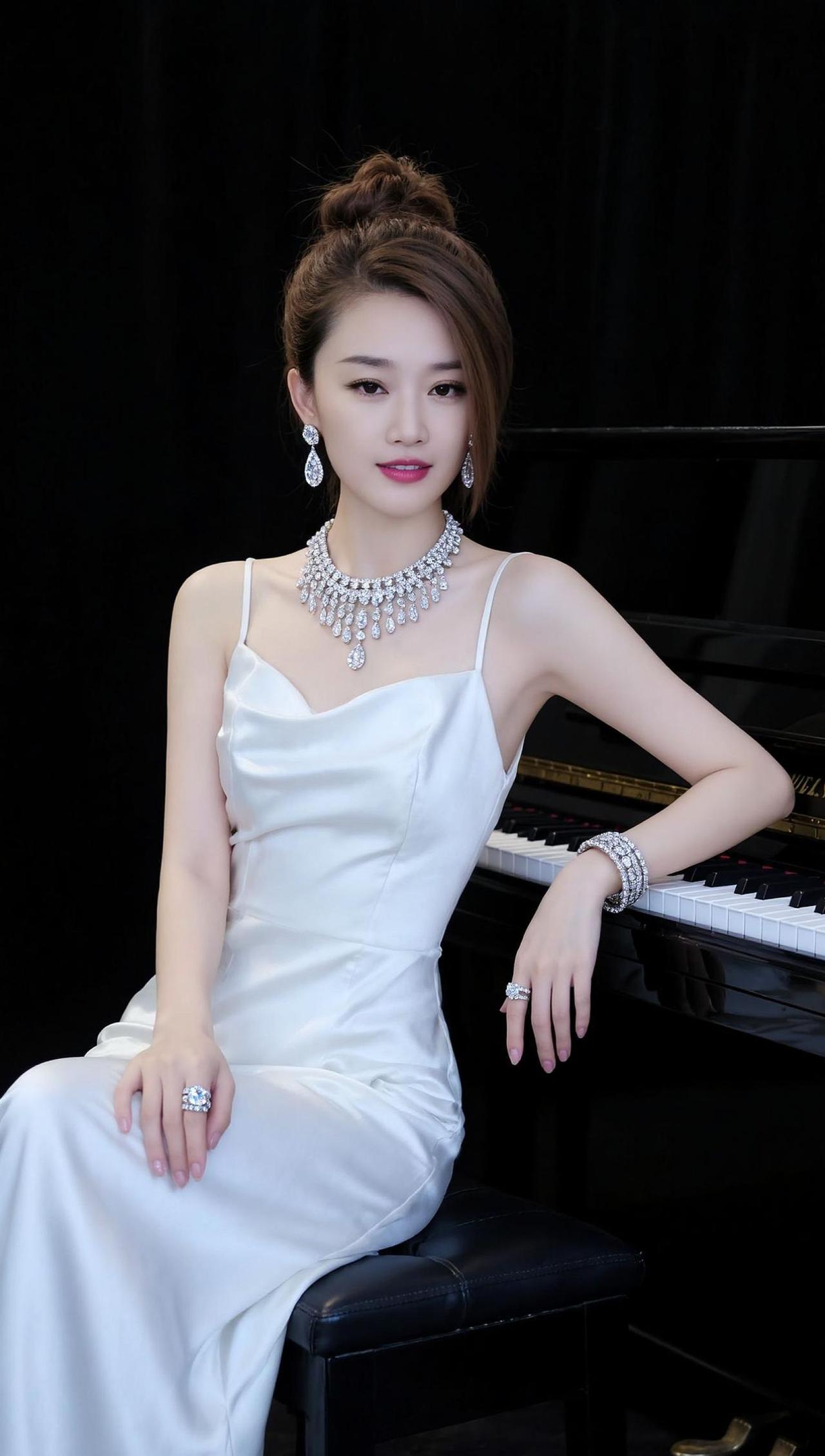 我一个连亲戚都懒得走的人，不要跟我讲什么人情世故，我不需要讨好谁，谁对我好，我就