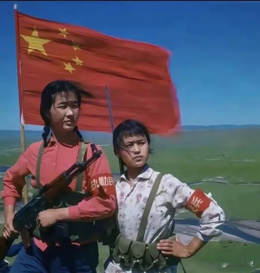 “七亿人民七亿兵，万里江山万里营”

看一下七十年代的海防民兵的气势吧！一张重新