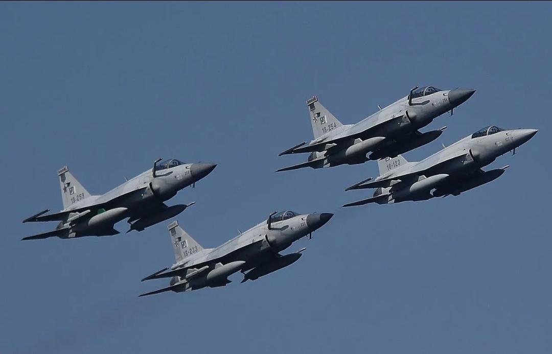 阿联酋着急了！
4月12日，在巴基斯坦的战机抵达沙特后，阿联酋也宣布一个消息：“