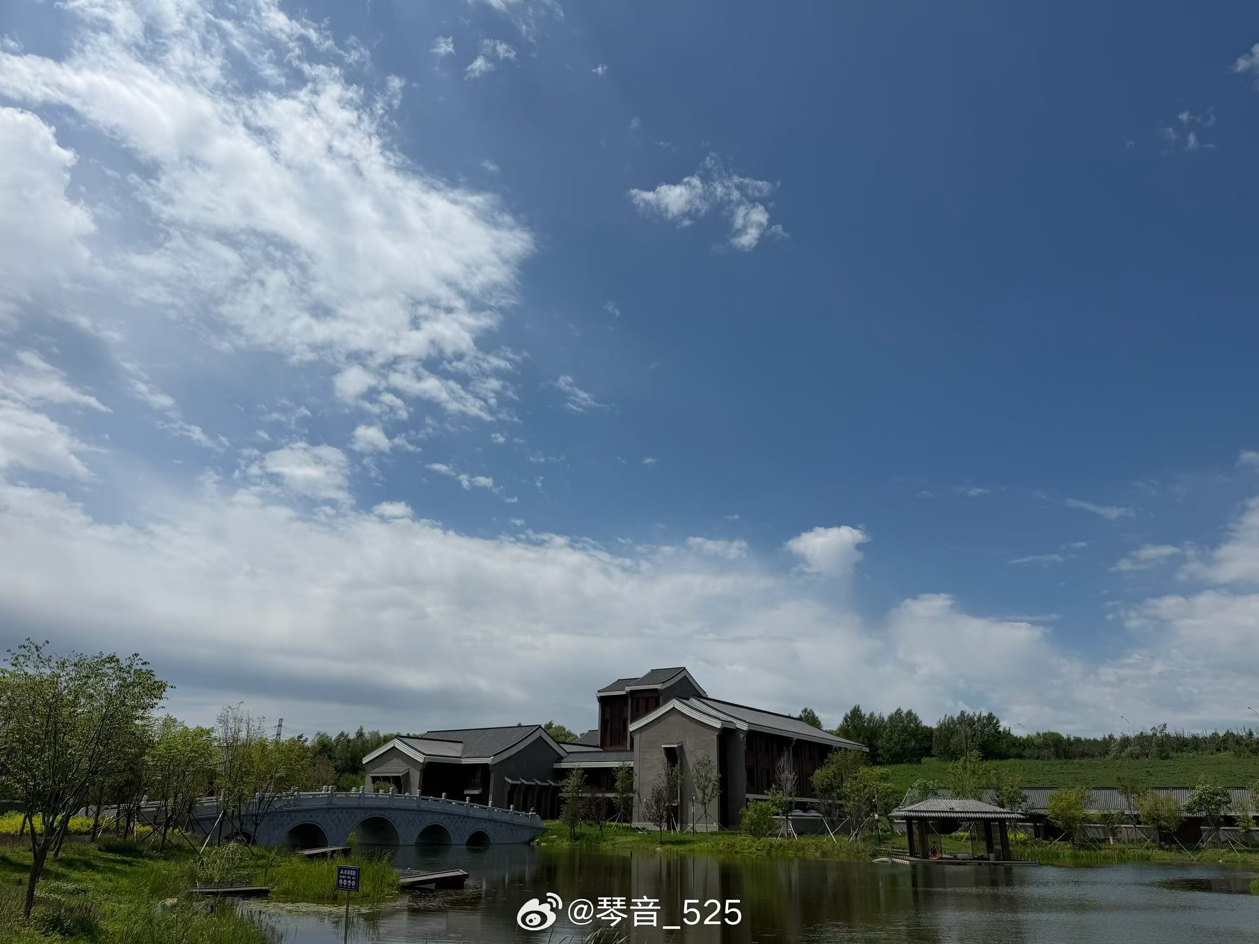 张庭 🌸人生缓缓万事自有答案，不必焦虑追赶，珍惜身边的温暖，守好自己的幸福，平
