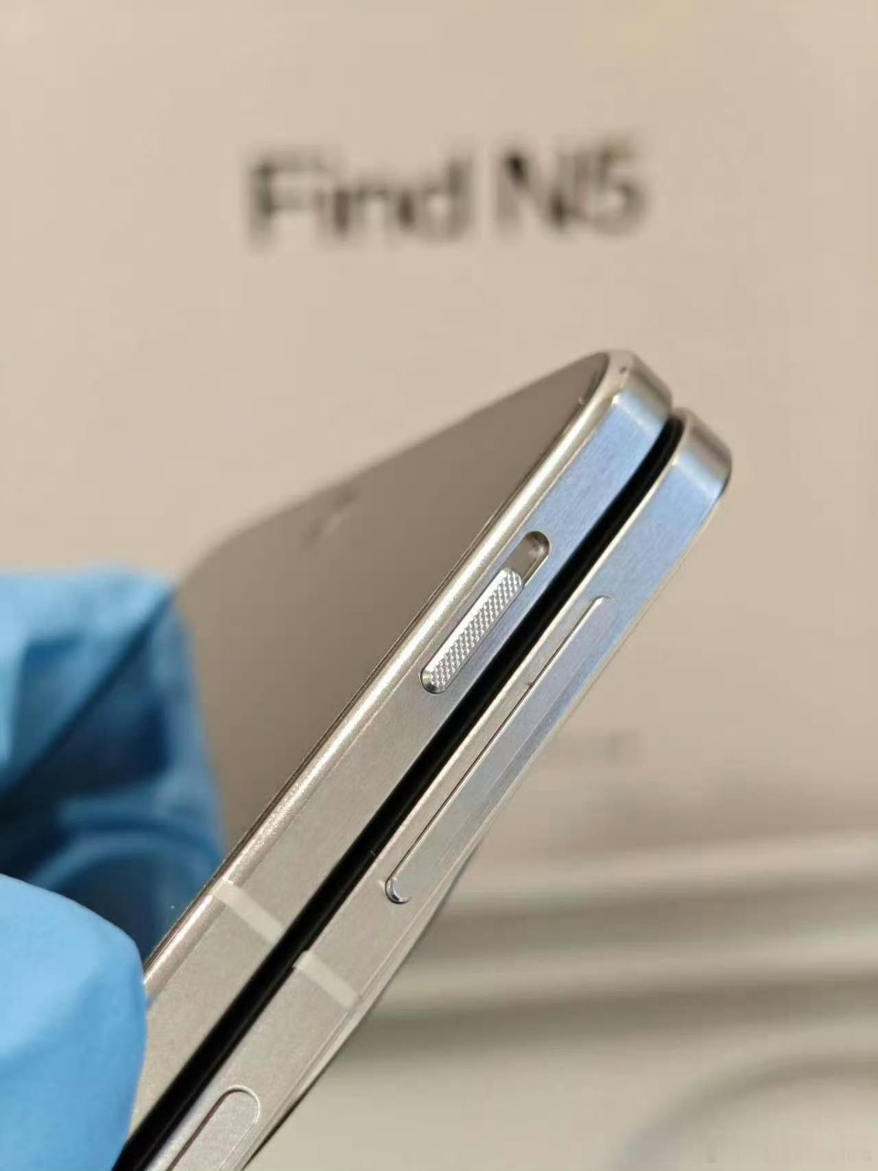 看来OPPO Find N5应该是三段式按键的绝唱了，下个月发布的Find X8