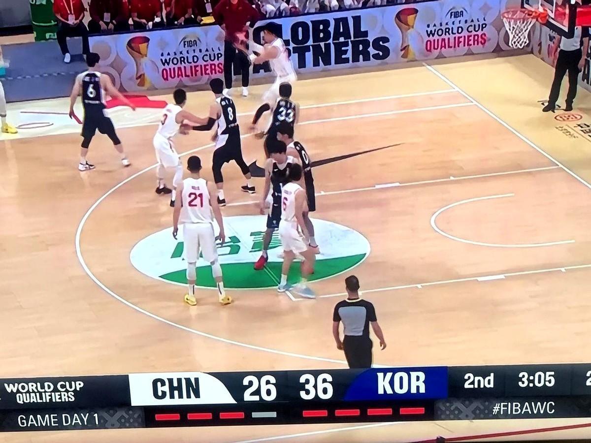 谁再扯曾凡博进nba，简直就是侮辱nba！

单看曾凡博目前的表现，持球攻坚能力