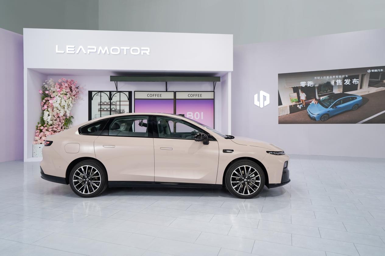 10万级纯电家轿盘点：零跑B01凭续航与智能脱颖而出  

如今10万级纯电家轿