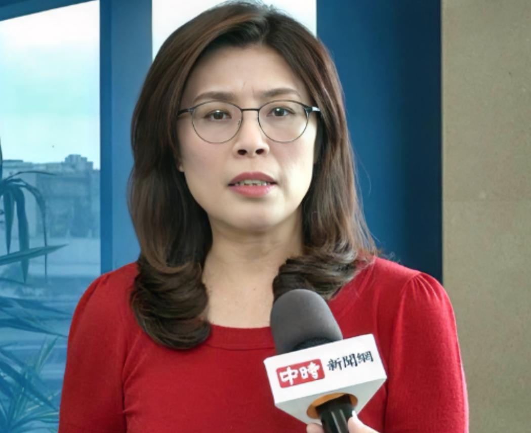 郑丽文的“党内清算”已经开始了。11月12日，她悍然宣布了一个“蒋介石级”的决定