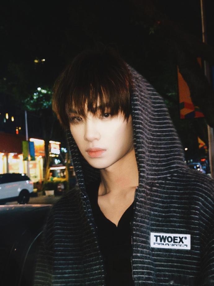 黄明昊WeChat氛围感头像 黄明昊WeChat氛围感头像真的是让我们非常的心动