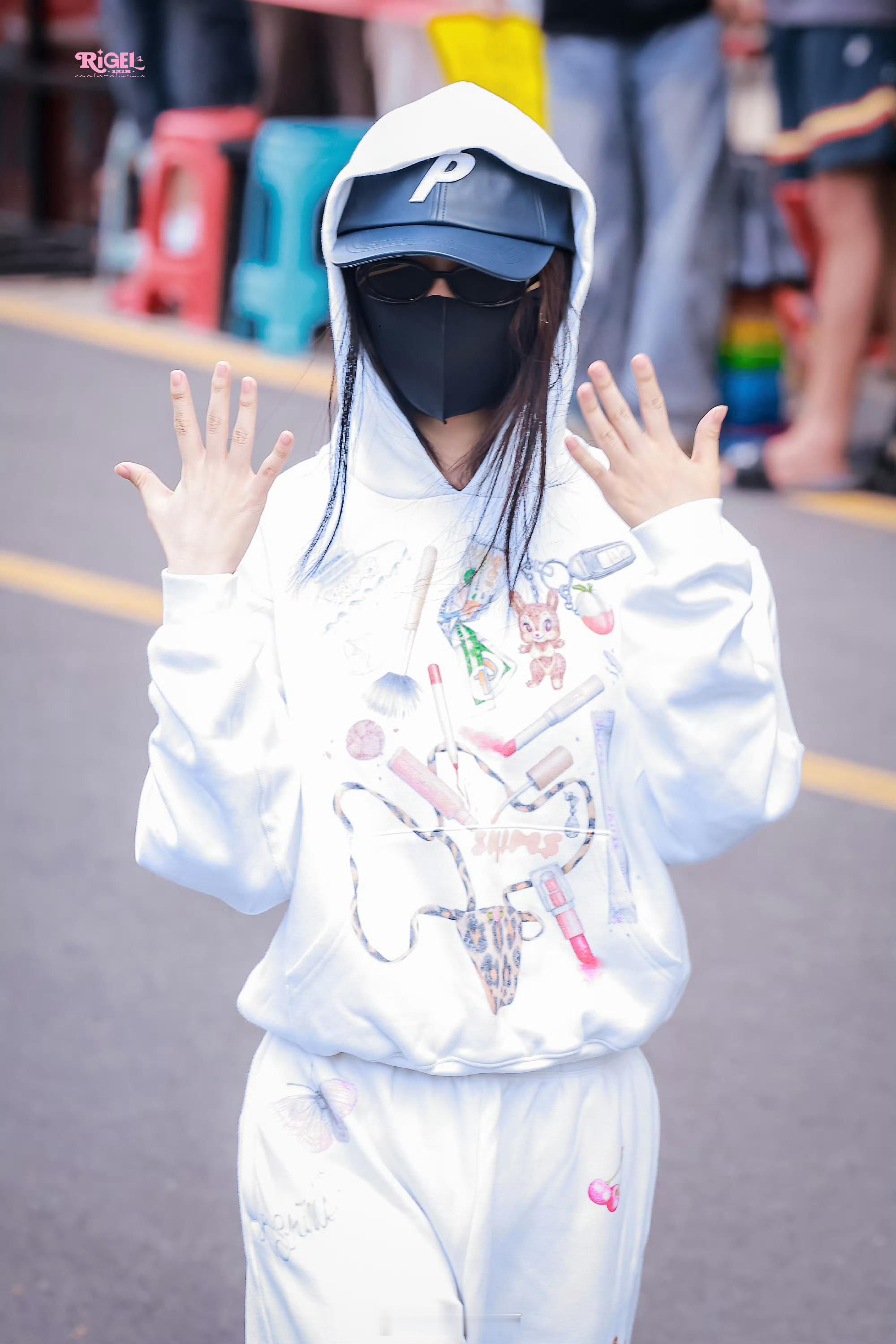 女宝[舔屏]虞书欣﻿长生骨 ​​​