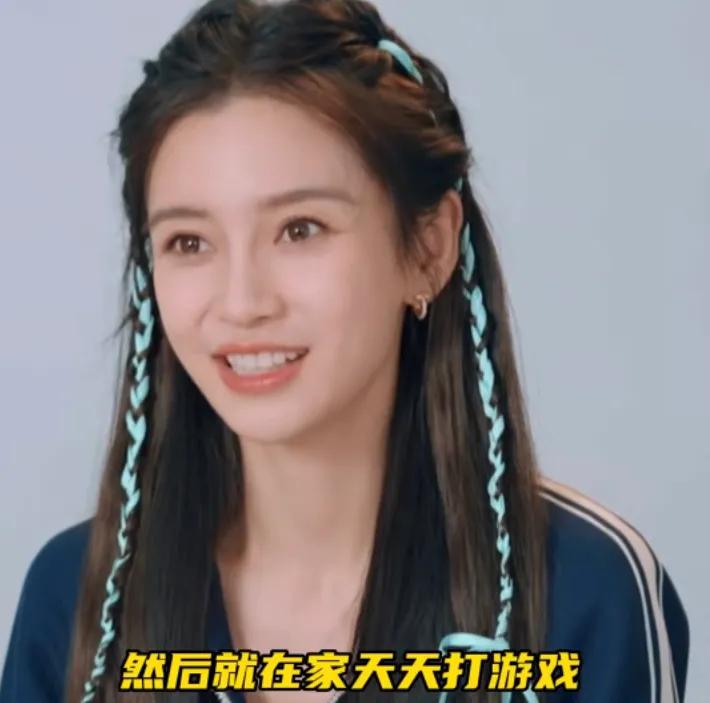 baby杨颖，大无语了！

7月8日，因为一段采访视频，baby突然又登上热搜，