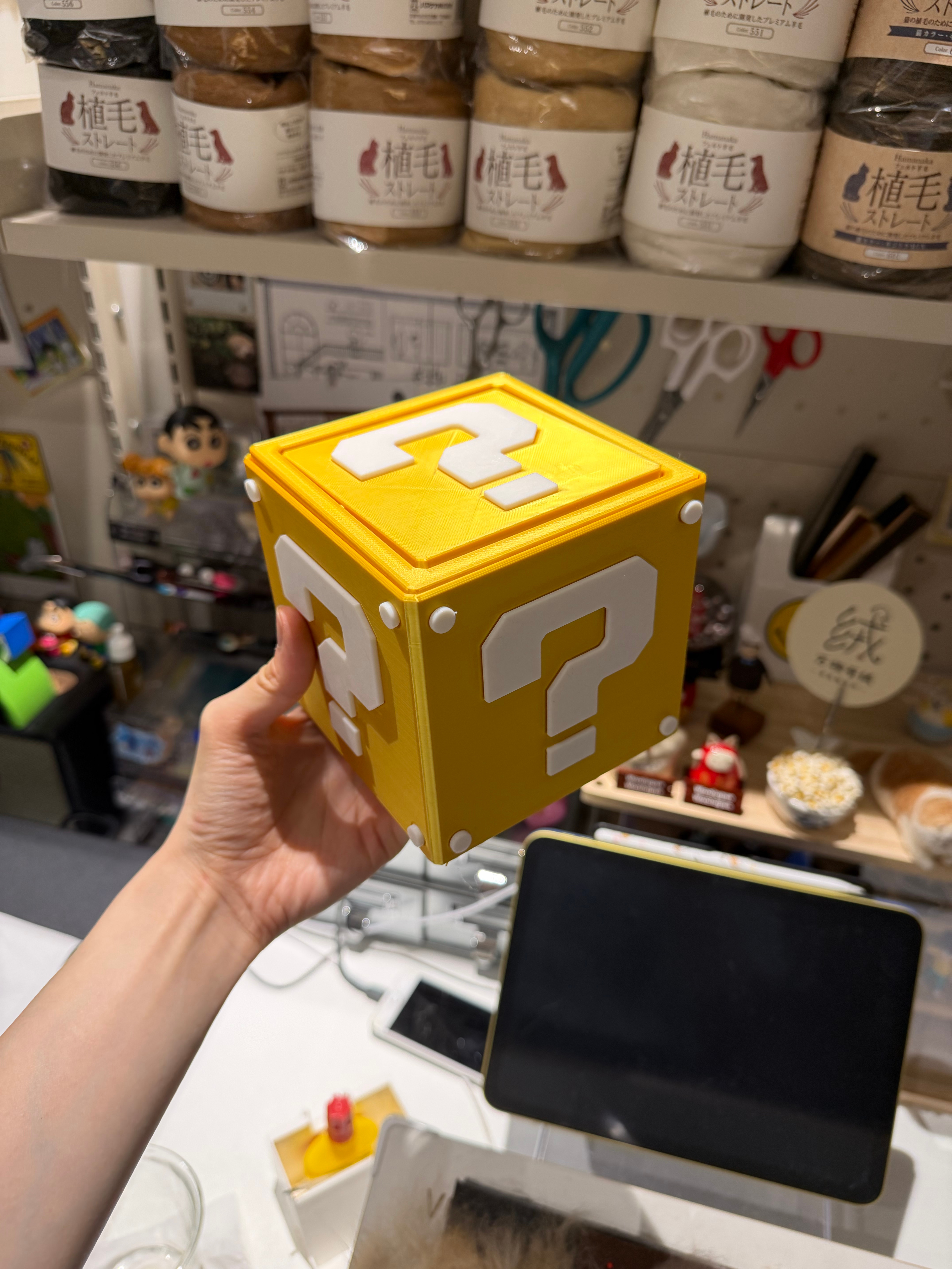 家里有3D打印机真好 打了个超级马里奥的桌面垃圾桶嘿嘿嘿好可爱 