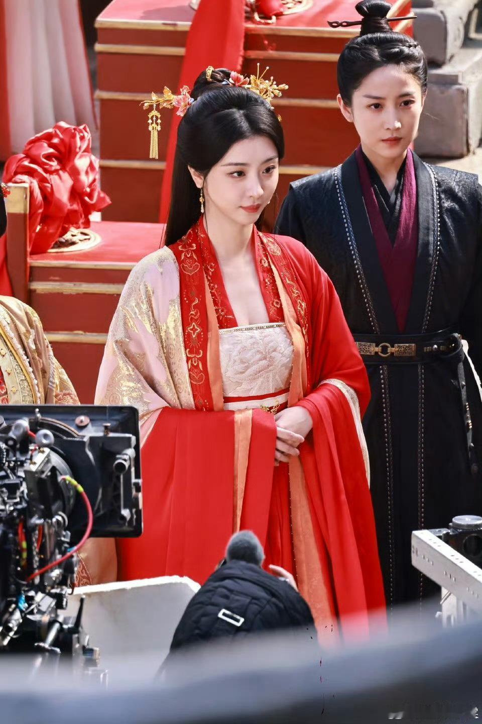 #赵小棠吻戏#红衣赵小棠挺好看的[心] ​​​