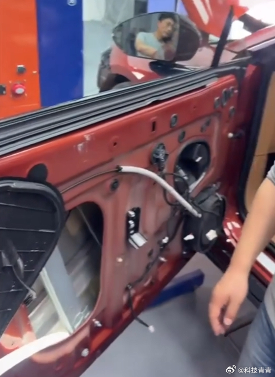 丰田铂智7全网首拆昨晚那场铂智7的首发拆解直播，可以说是彻底打破了我对丰田底盘的