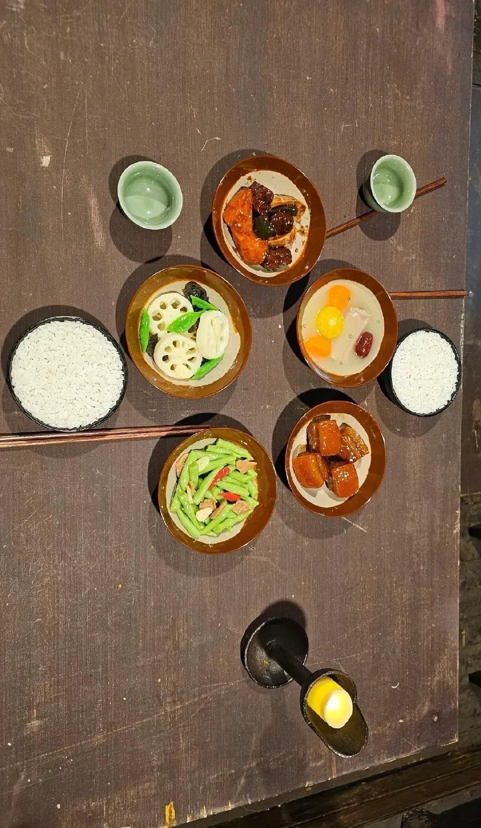 李莲花，饭菜已做好，萝卜也长大了！
