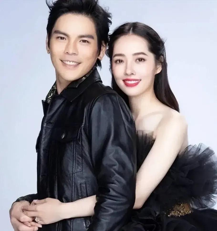 风波终见分晓，向家并未“破产”！

英皇国际债务消息四起，谢霆锋再度开唱，用行动