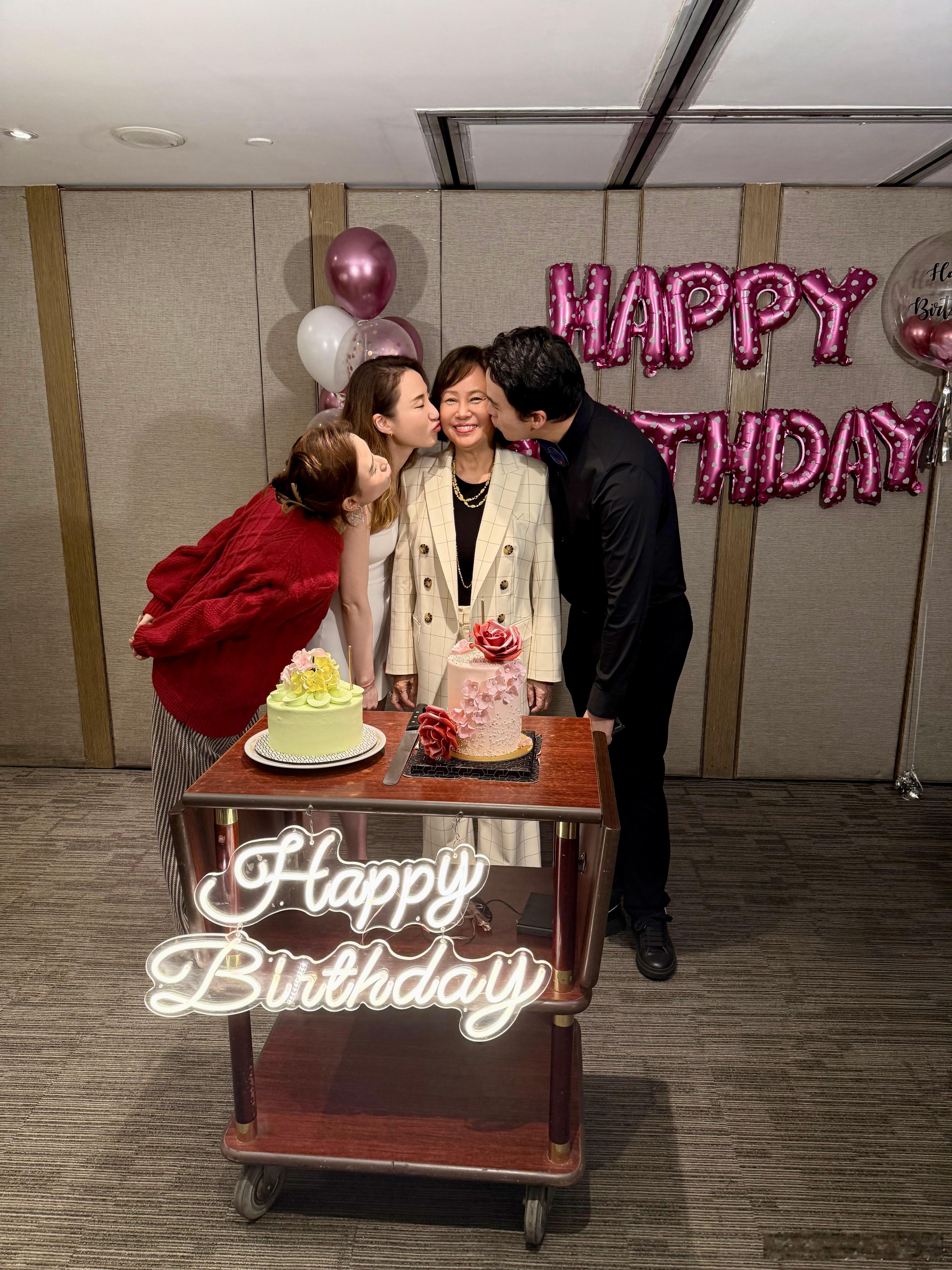 何超莲何超云何猷启为妈妈庆生  赌王三太迈入71岁，何超莲、何超云、何猷启齐聚，