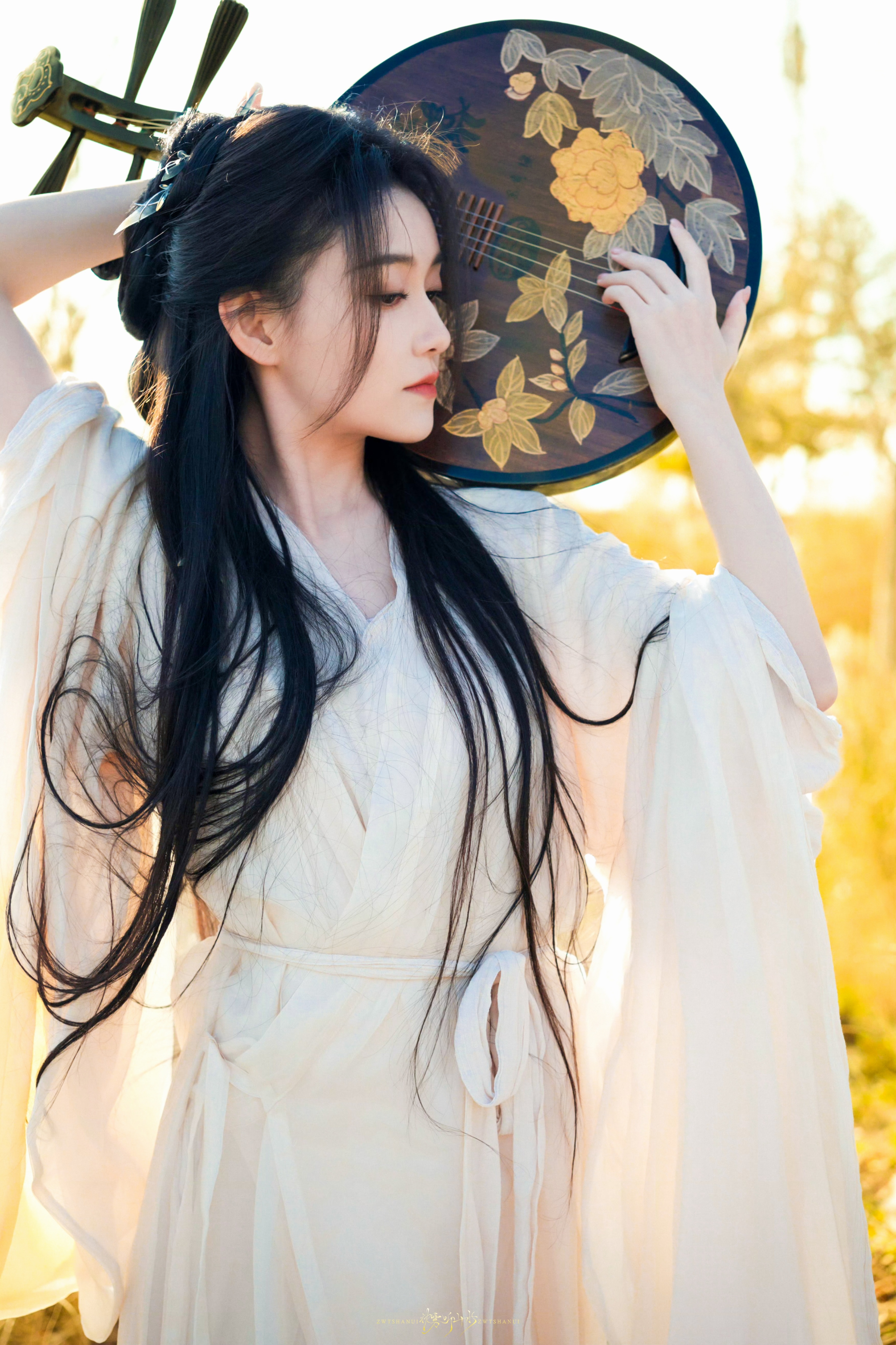 蒋依依 蒋依依·我见犹怜超话创作官超带感闪光图鉴
