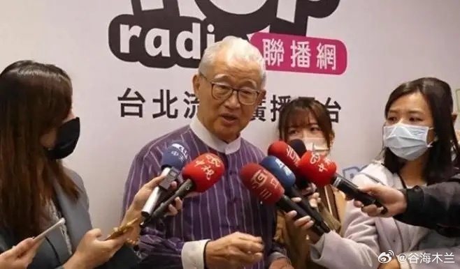 越来越多的台湾省同胞站出来支持两岸统一，不断地为和平统一鼓与呼，这就是一个可喜的