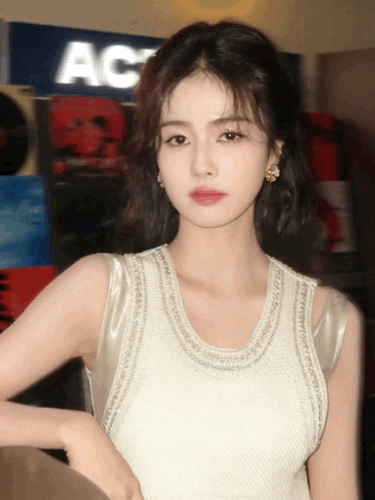 白鹿的美，是让人敢靠近的美，是邻居家小妹妹似的美！白鹿造型图片 白鹿