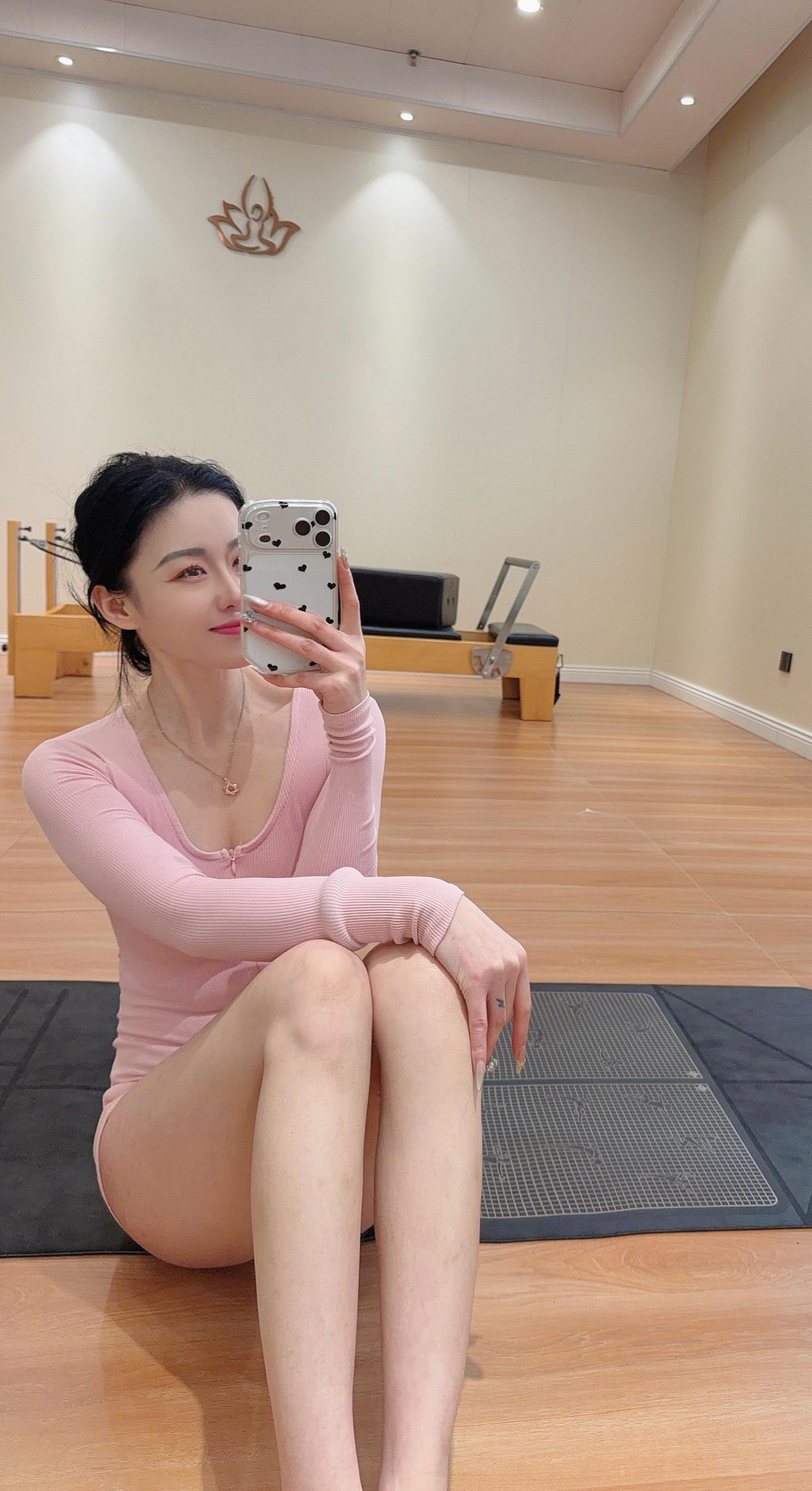 放下犹豫拥抱自己，爱瑜伽，爱生活，热爱一切美好的事物. 🧘🏻‍♀️🫧