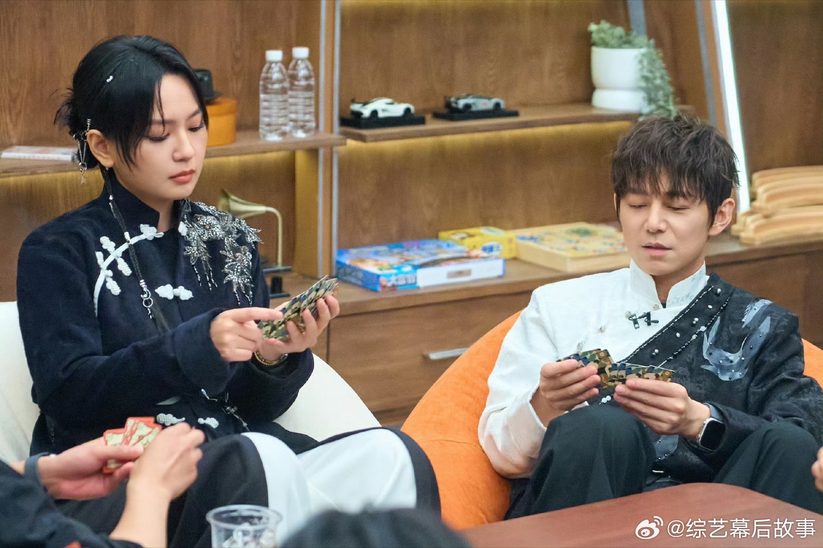 何老师开路周笔畅殿后密室大逃脱 前锋何炅：解谜快如闪电，惊吓全包圆；后卫笔畅：数