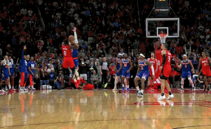 火箭奇兵绝杀尼克斯！
北京时间2月13日，火箭与尼克斯的比赛进行至最后一刻，如我