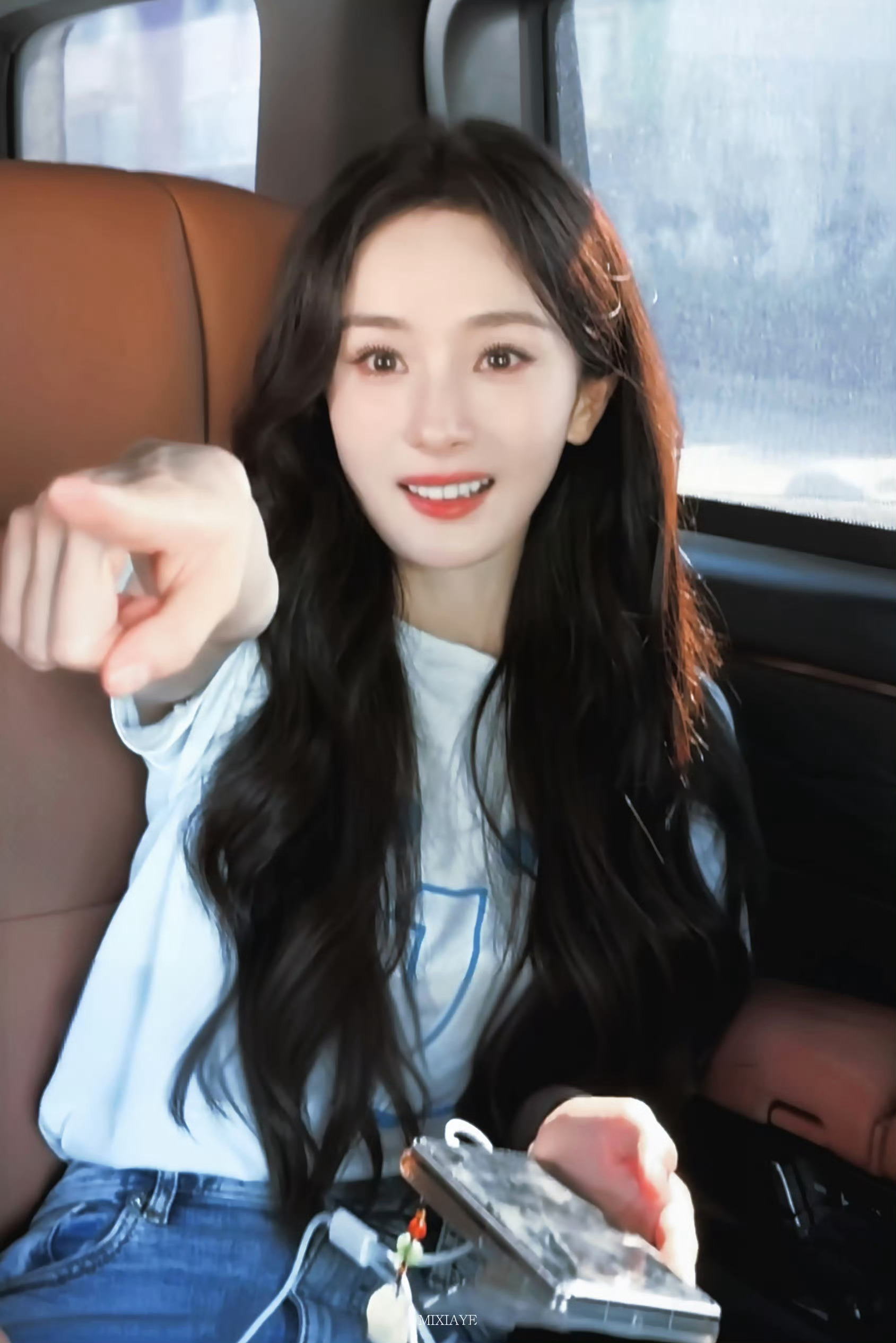 杨幂回复吴宣仪杨幂的笑真的好甜啊🥰 ​​​