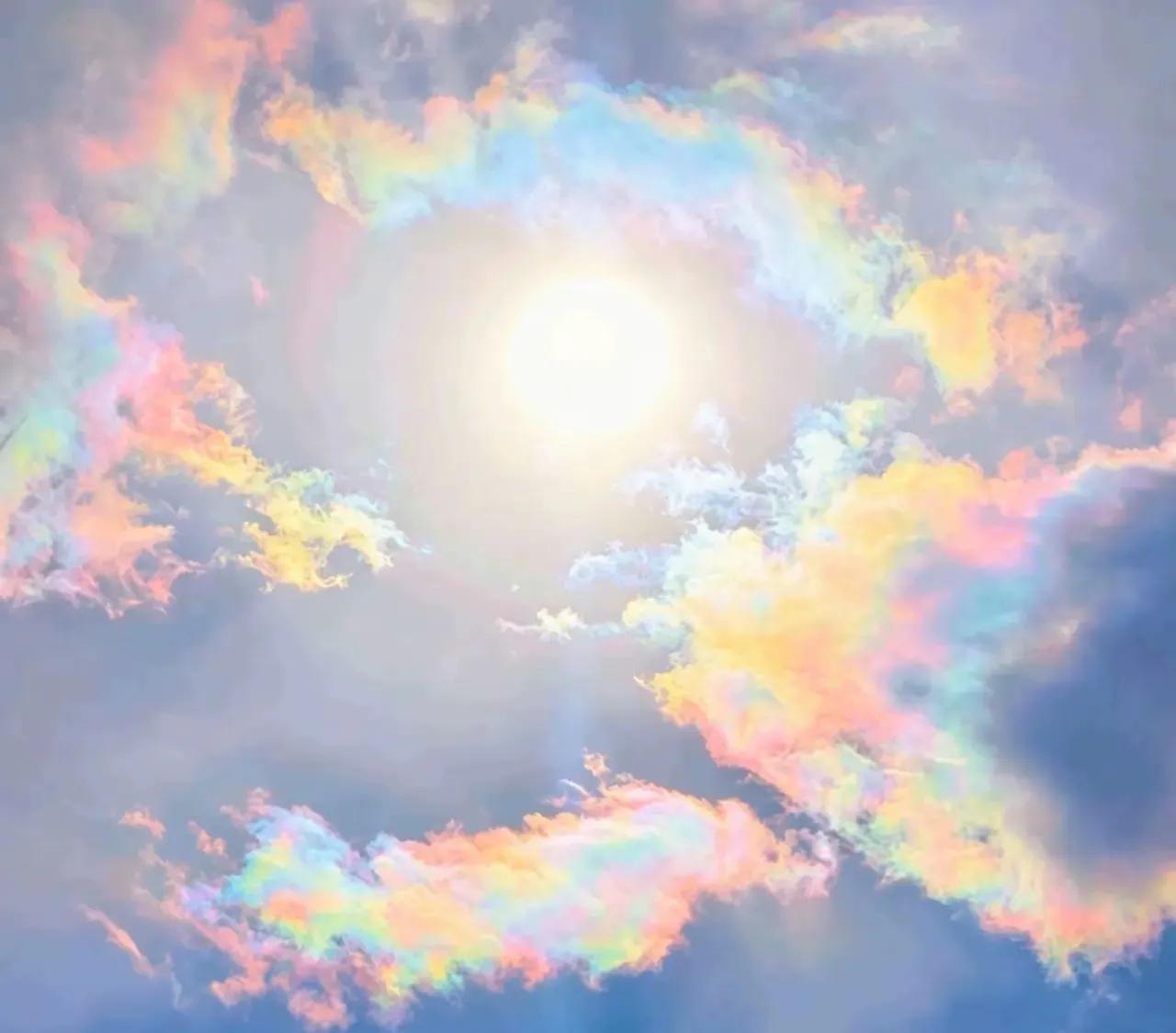 六公主选片有啥寓意？
昨天晚上《捉妖记》，今天《龙虎山张天师》《奇门遁甲》，一准