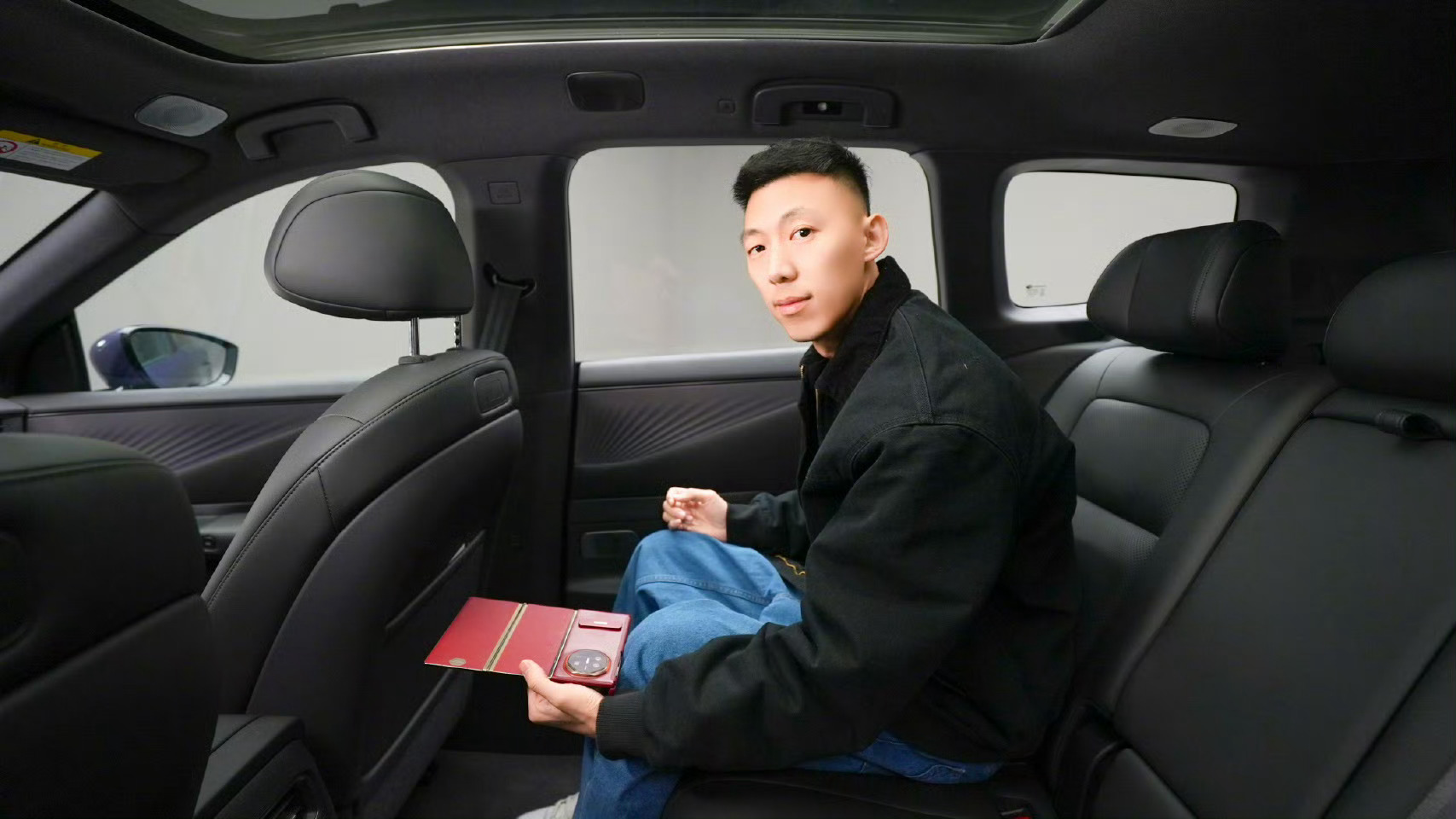 NX8顶流空间百试可乐东风日产NX8半办了个静态品鉴会，什么“后排顶榴莲”、“三