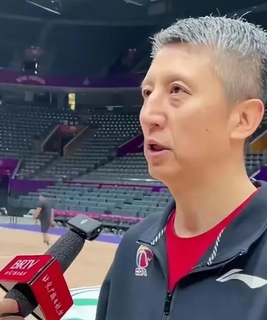 广州龙狮彻底摆烂！交易李炎哲只为断臂求生，球队曾被爆出欠薪潮。郭士强没负担了，放