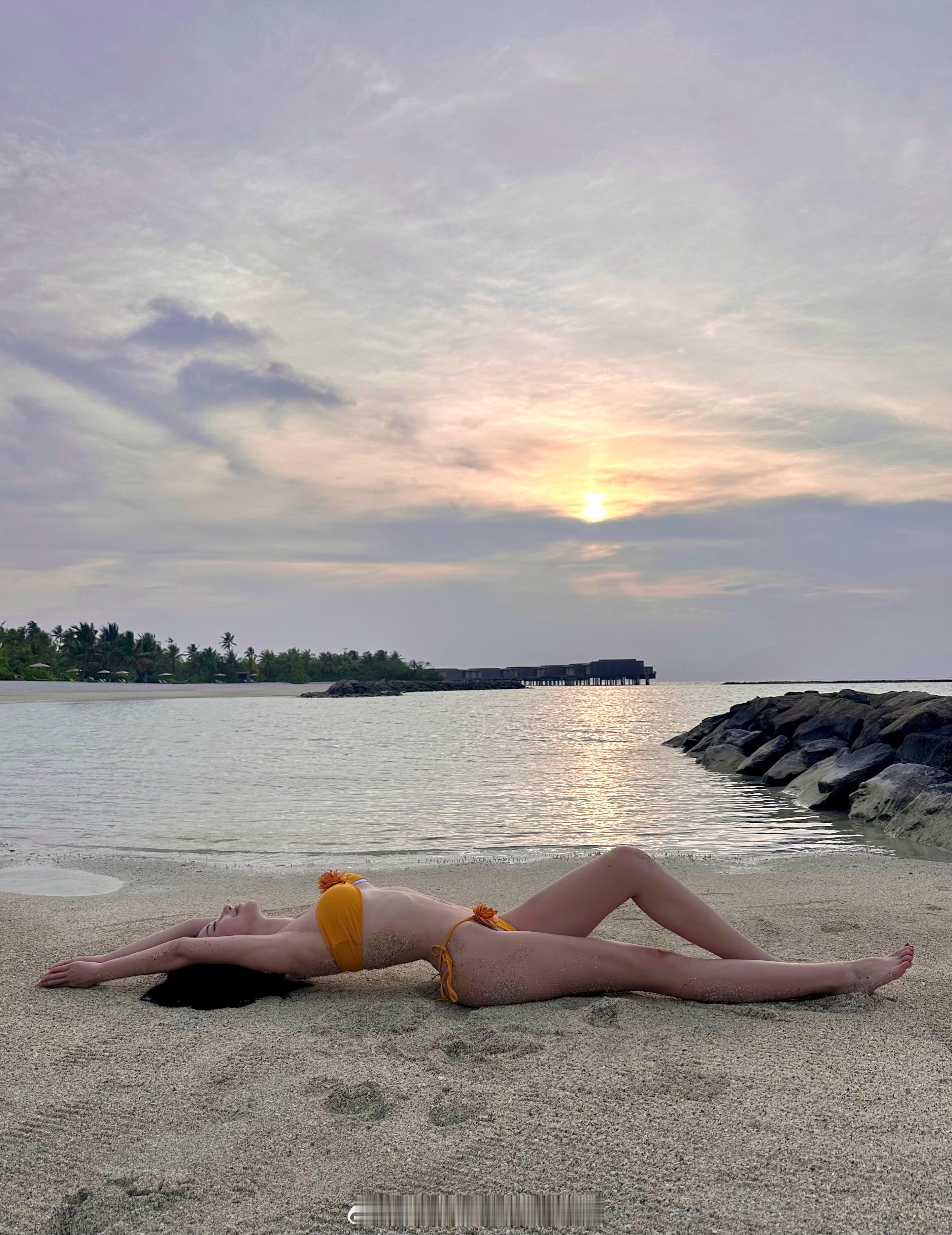 日落🌄映着橘色的海.马尔代夫 马尔代夫