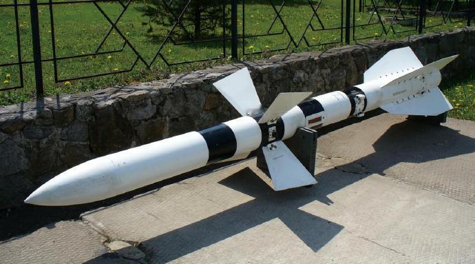 每天认识一件兵器 俄罗斯R-27空对空导弹R-27空对空导弹是苏联研制的半主动雷