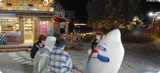 快乐老友记才是我向往的生活老友在侧 + 音乐作伴 + 云南美食，《快乐老友记》直