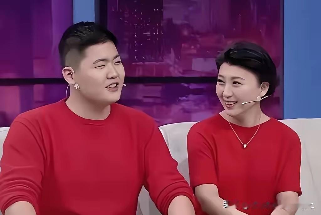 看到闫学晶儿子那一刻我沉默了半晌！
凭他妈是闫学晶，凭他爹是刘老根大舞台的老板林