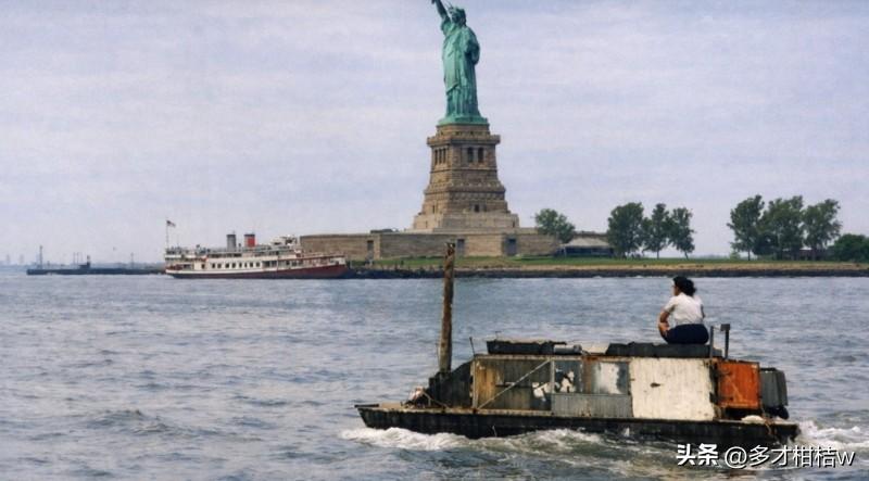 第二次世界大战时期花旗国的福特GPA水陆两栖汽车不受本国军队欢迎的原因不难理解，